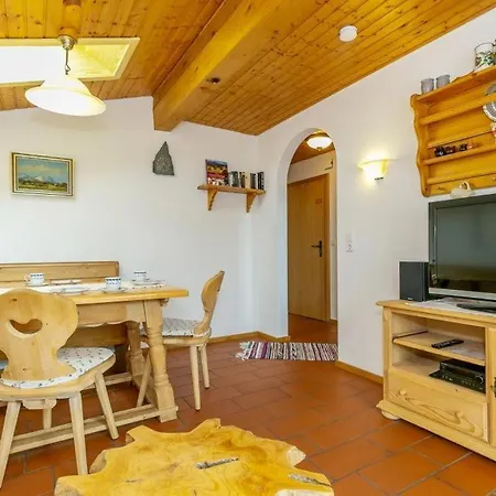 Fruehlingshof App 9 *